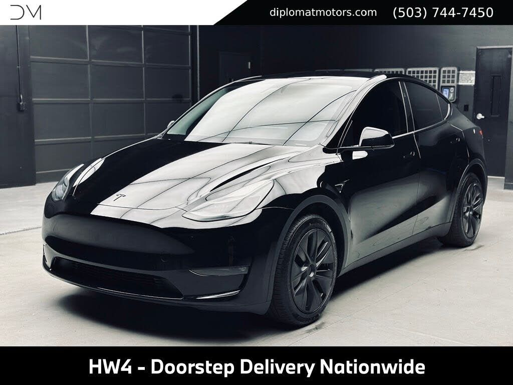 2024 TESLA Model Y