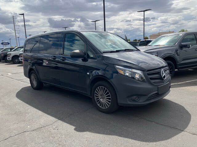 2023 MERCEDES-BENZ METRIS