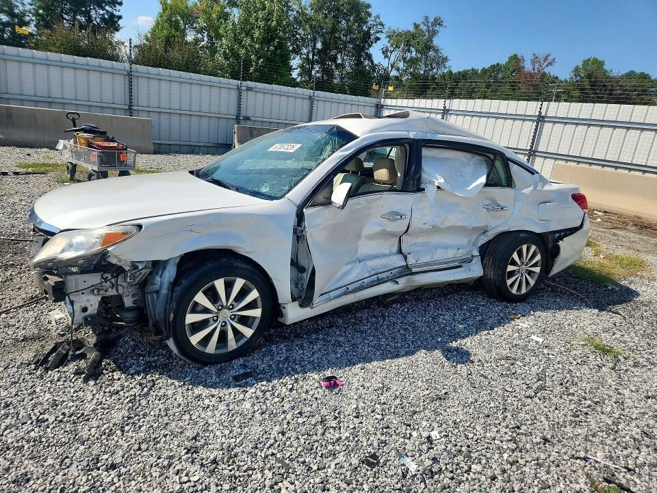 2011 TOYOTA Avalon