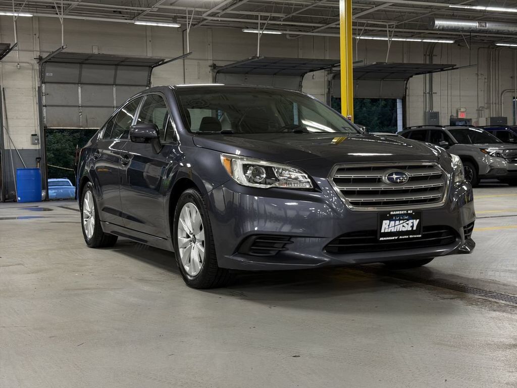 2016 SUBARU Legacy