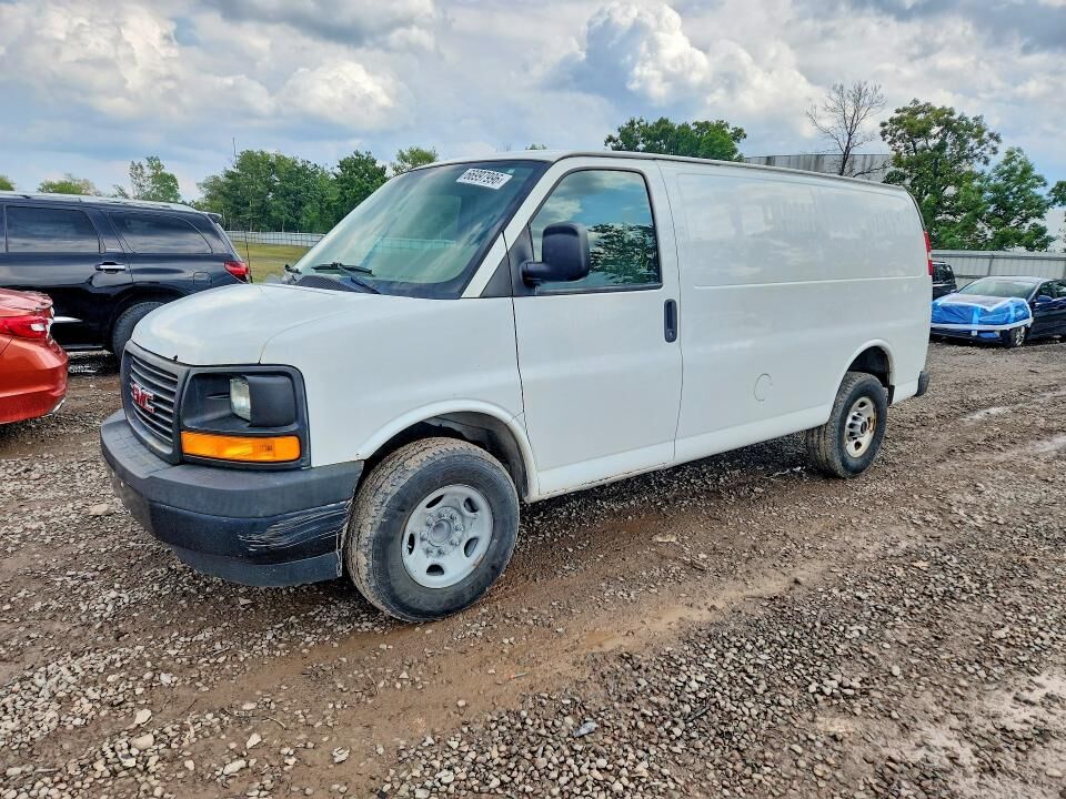 2017 GMC Savana