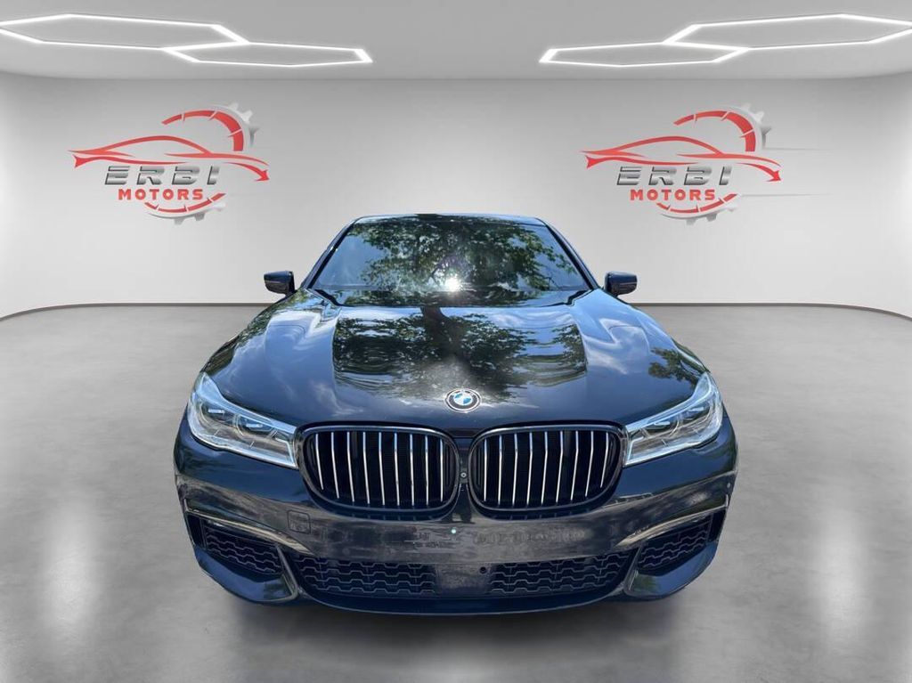 2018 BMW 750i