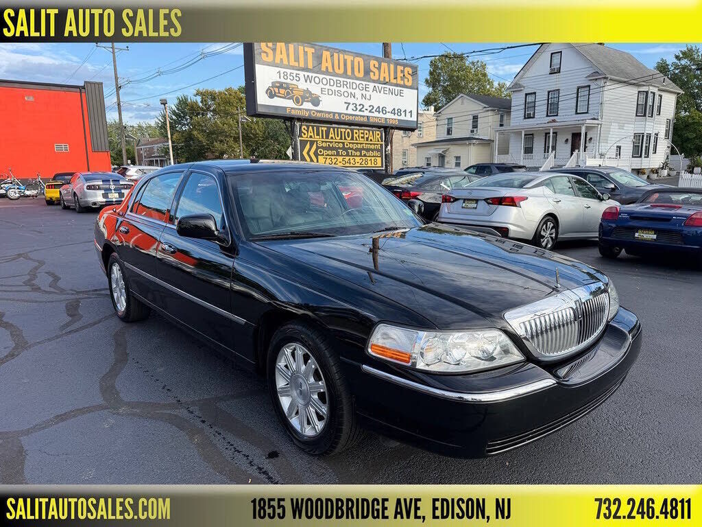 2009 LINCOLN Town Car