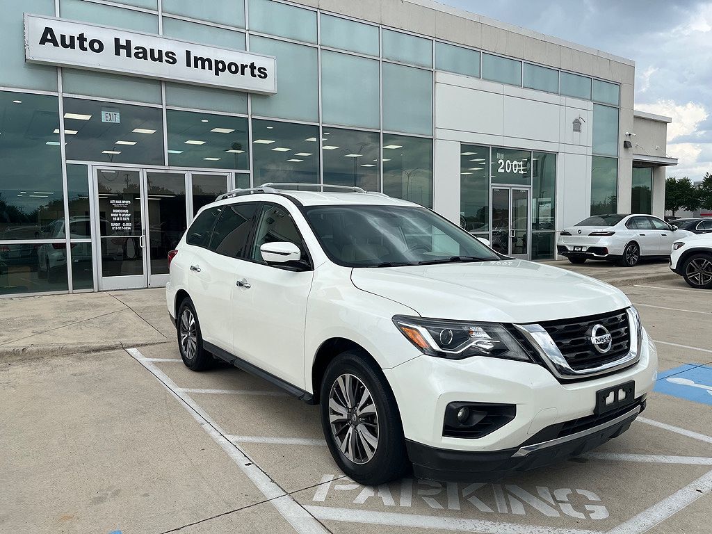 2017 NISSAN Pathfinder