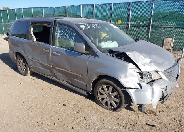 2014 CHRYSLER Town and Country