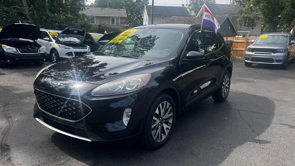 2020 FORD Escape
