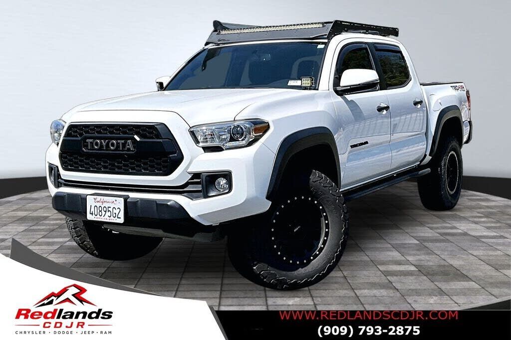 2017 TOYOTA Tacoma