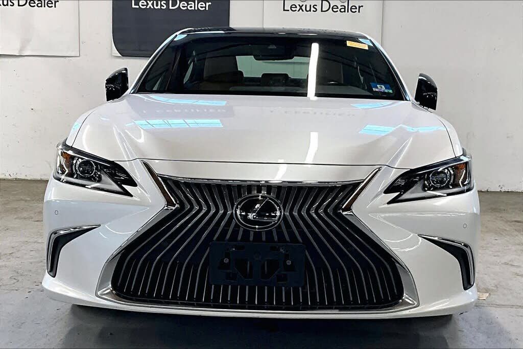 2020 Lexus ES