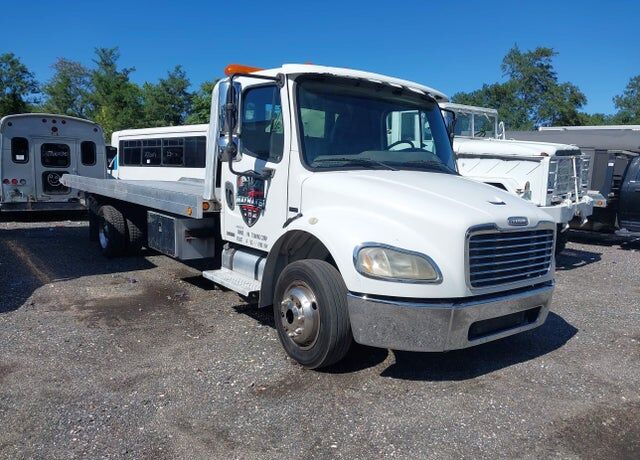 2005 FREIGHTLINER M2