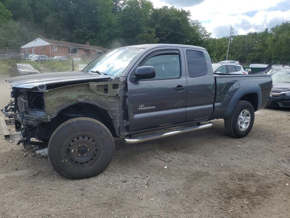 2011 TOYOTA Tacoma