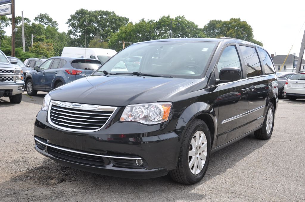 2013 CHRYSLER Town and Country