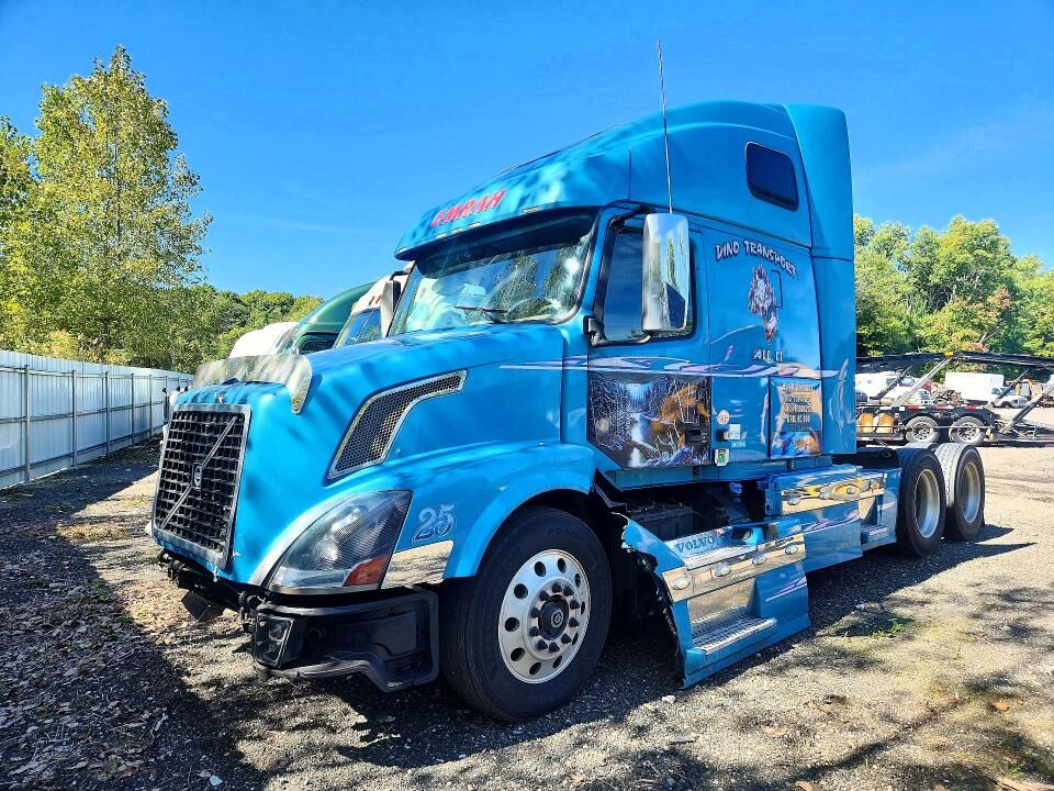 2017 VOLVO TRUCK VNL