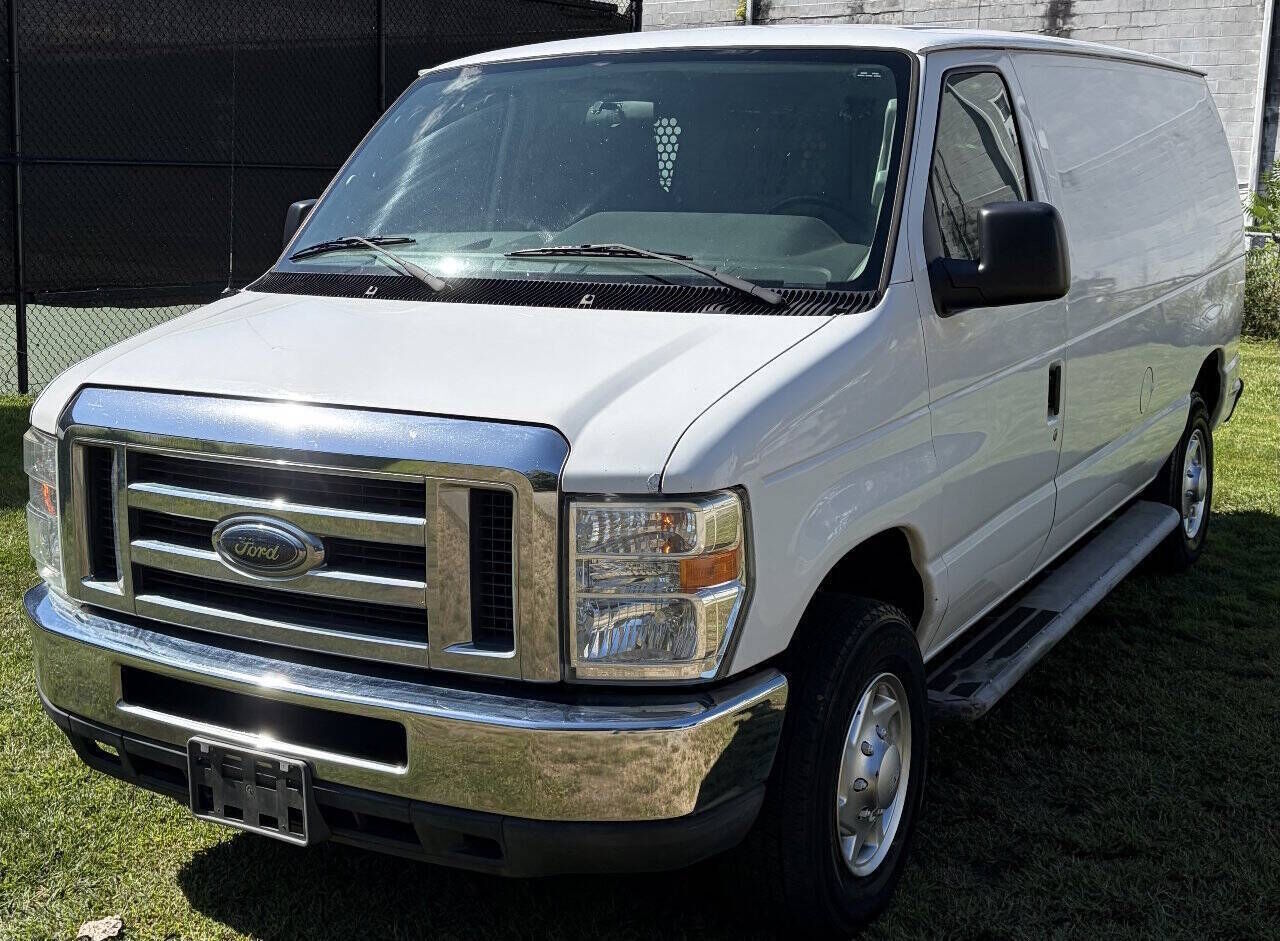 2013 FORD E-250