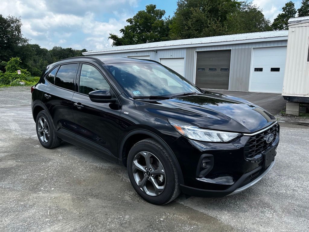 2025 FORD Escape