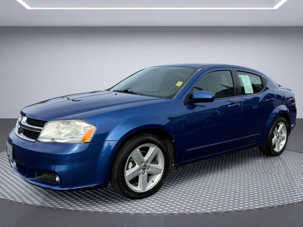 2013 DODGE Avenger