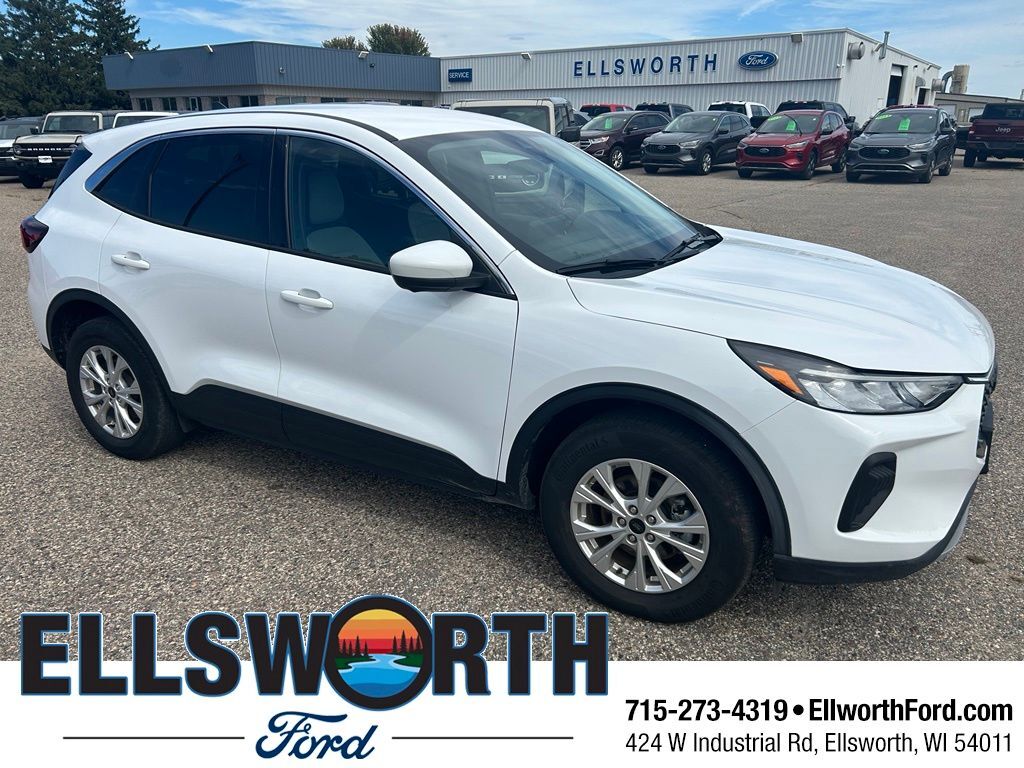 2024 FORD Escape