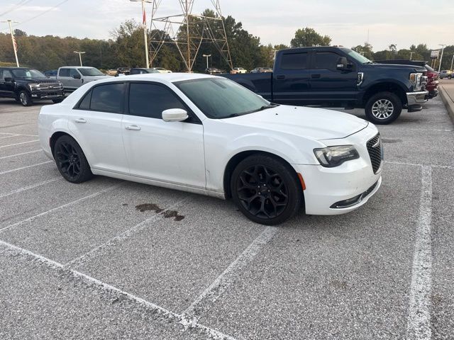 2019 CHRYSLER 300