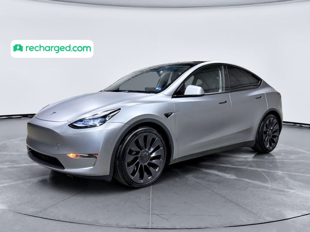2024 TESLA Model Y