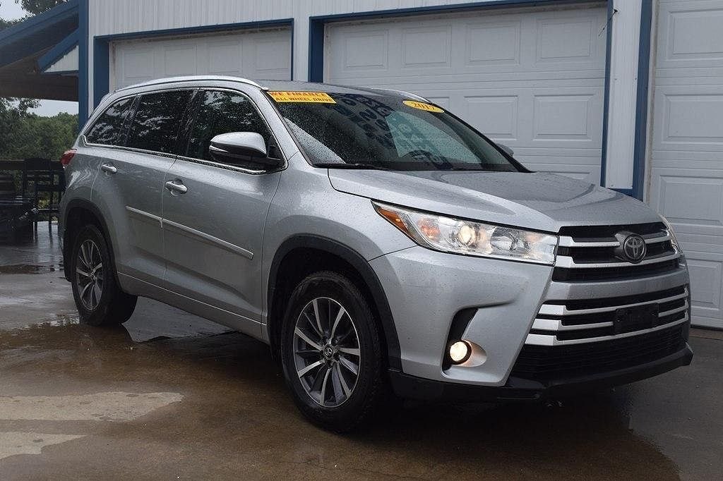 2017 TOYOTA Highlander