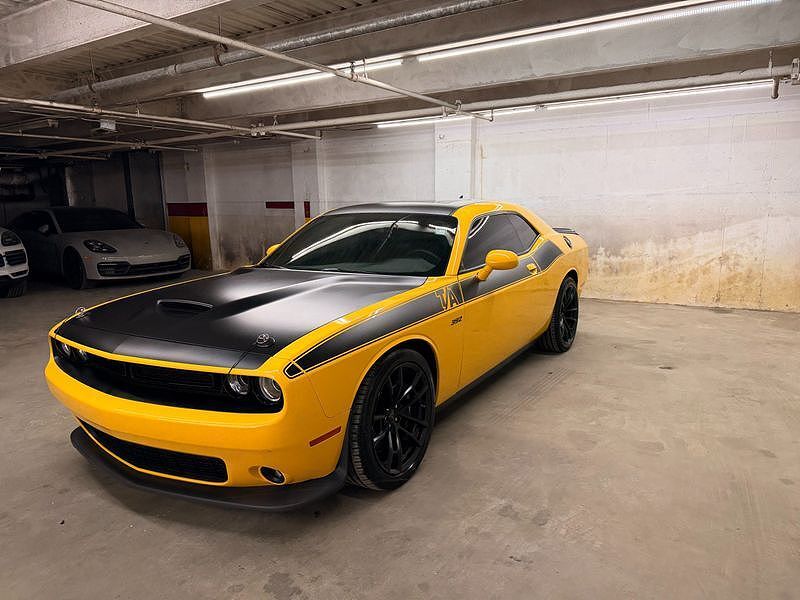 2017 DODGE Challenger