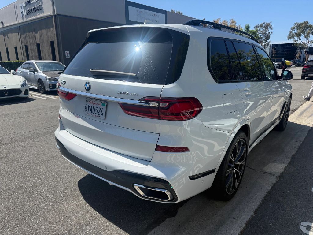 2022 BMW X7