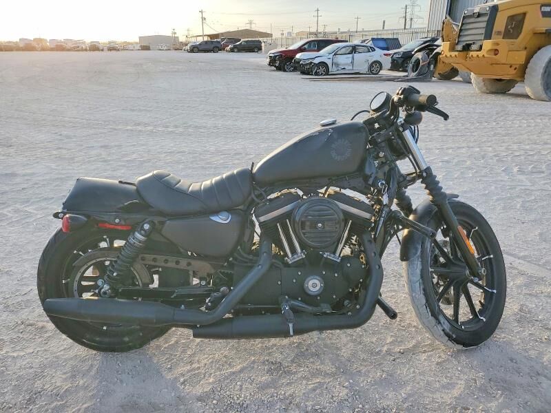 2022 HARLEY DAVIDSON Iron 883