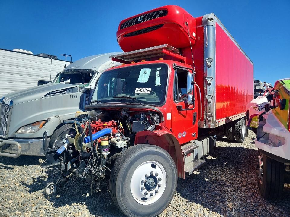 2025 FREIGHTLINER M2
