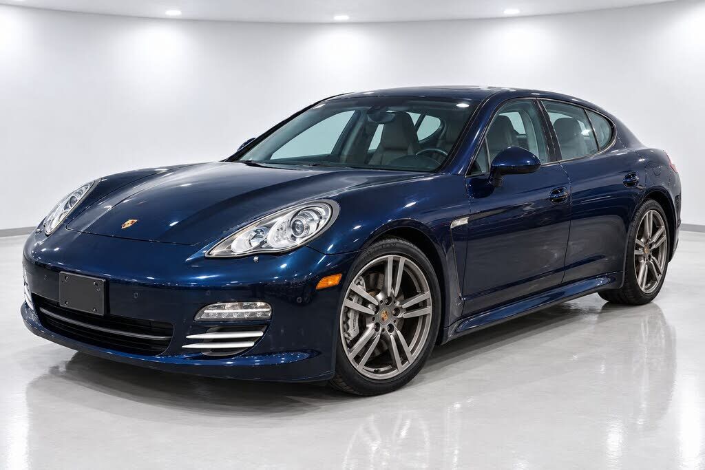 2012 PORSCHE Panamera