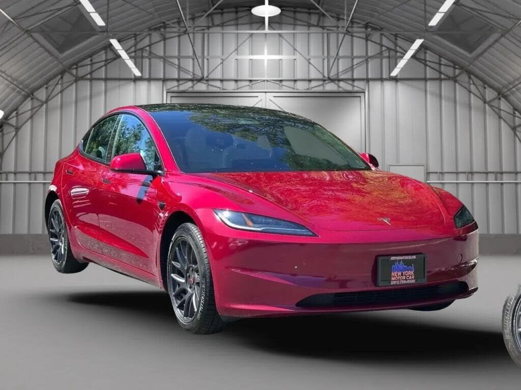 2025 TESLA Model 3