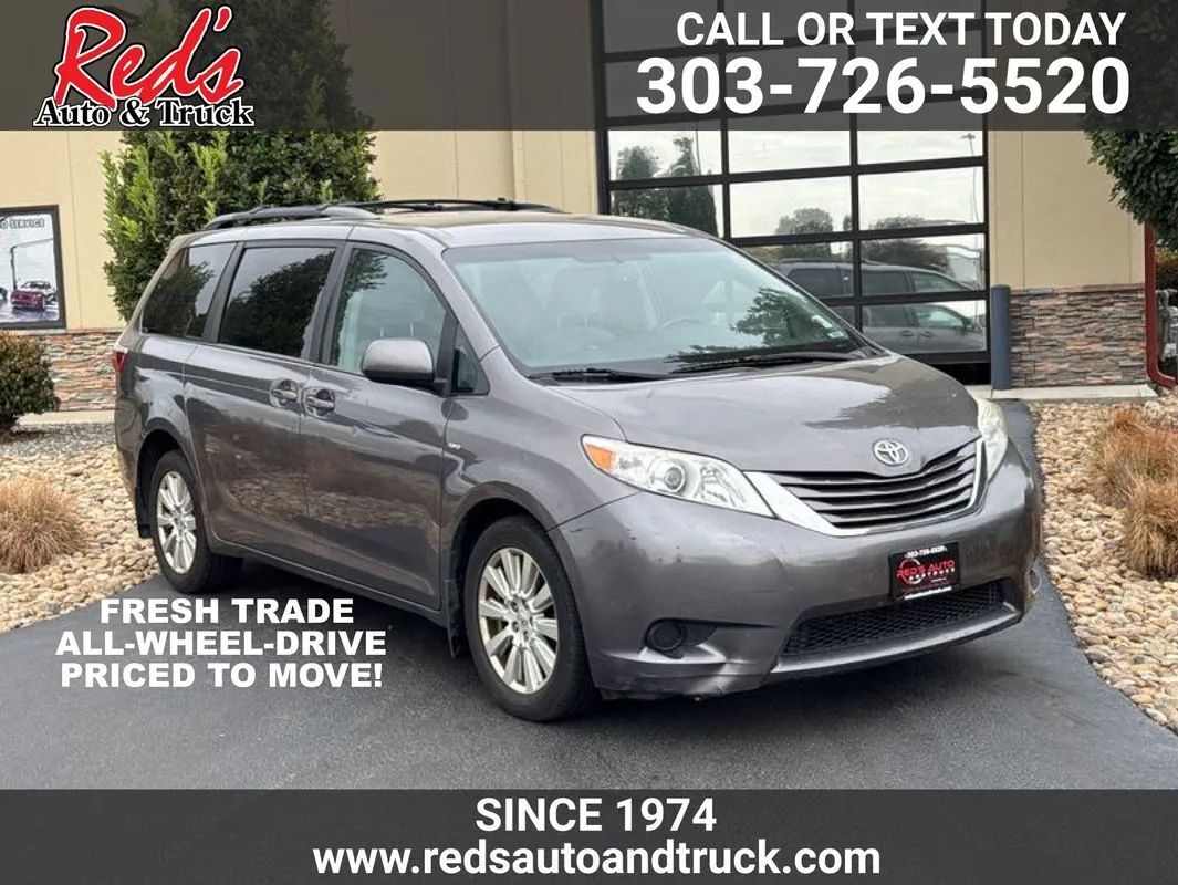 2017 TOYOTA Sienna