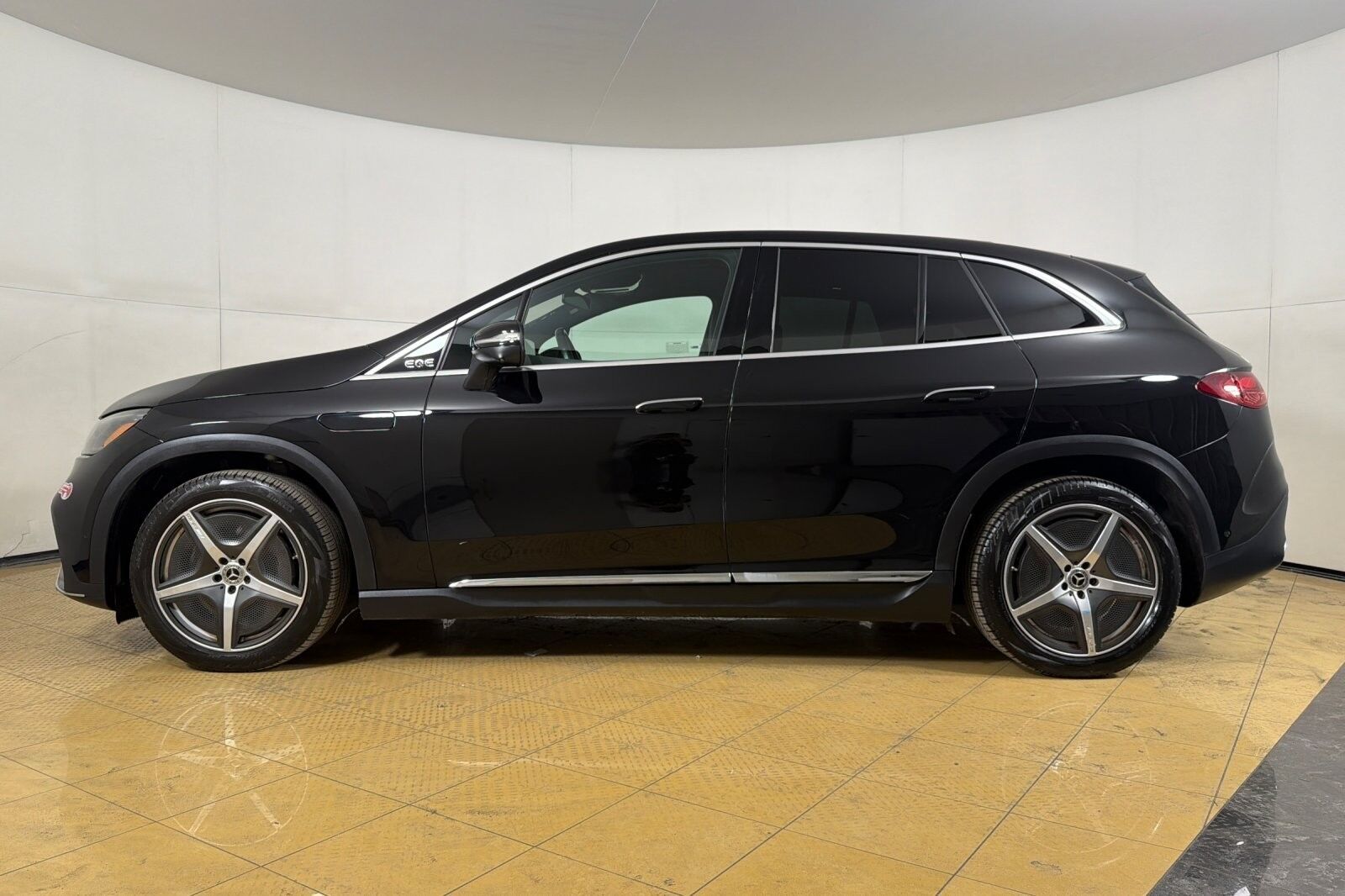 2023 Mercedes-Benz EQE-Class SUV