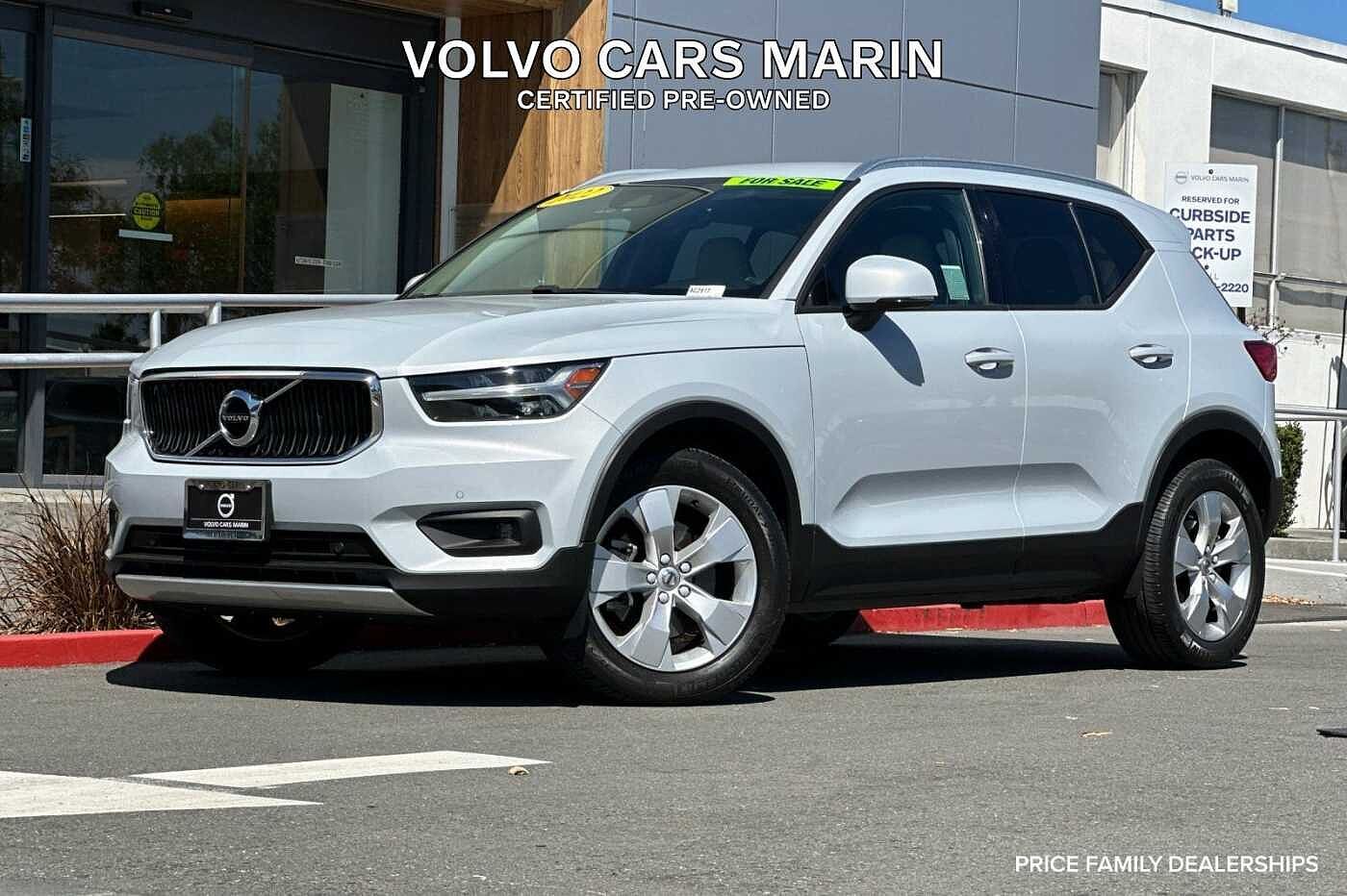 2022 VOLVO XC40