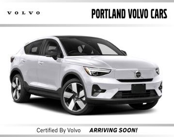 2023 VOLVO C40