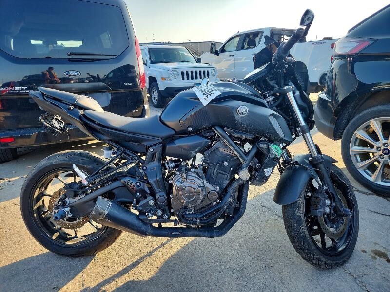 2019 YAMAHA MTN690