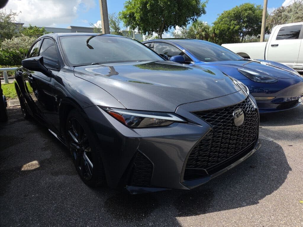 2022 LEXUS IS