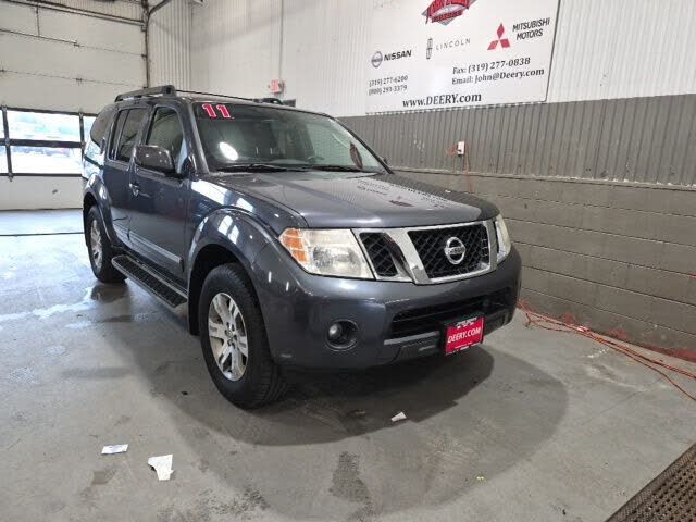 2011 NISSAN Pathfinder