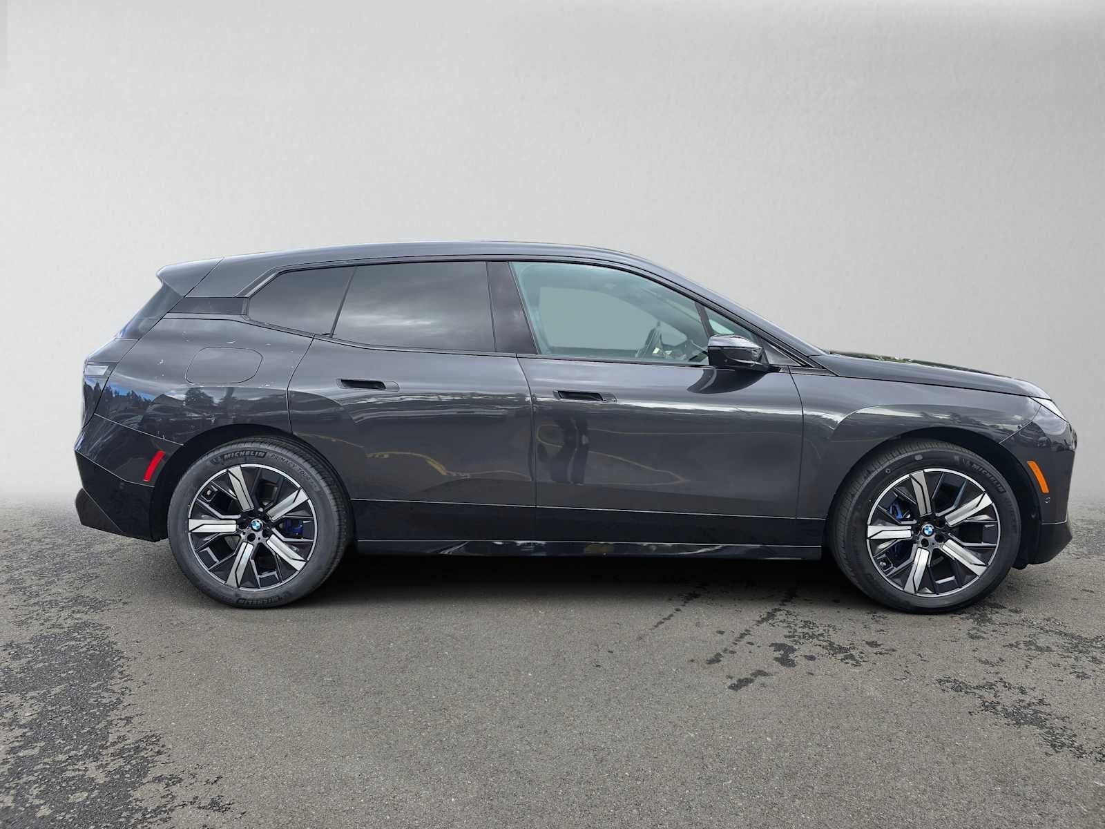 2024 BMW iX