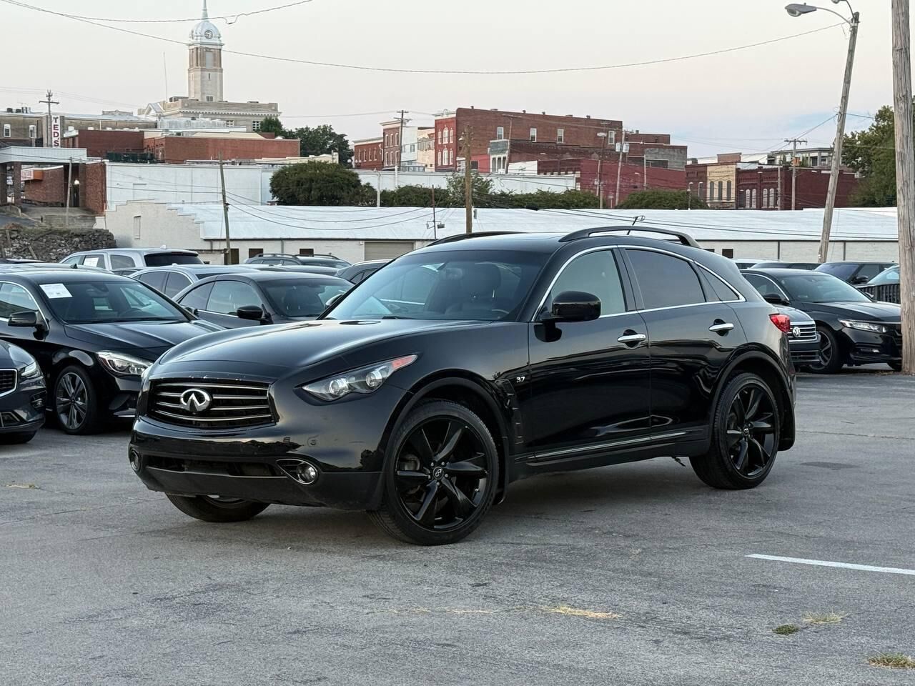 2016 INFINITI QX70