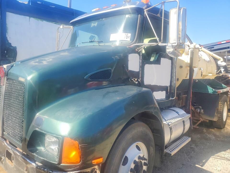 2008 KENWORTH T300