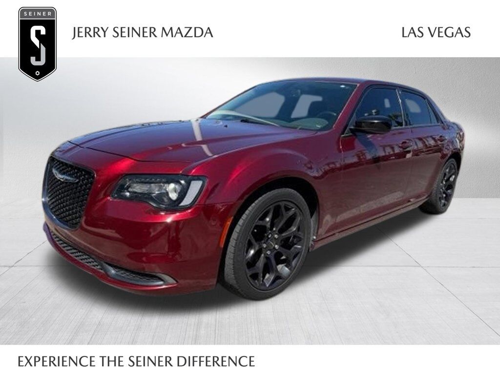 2019 CHRYSLER 300