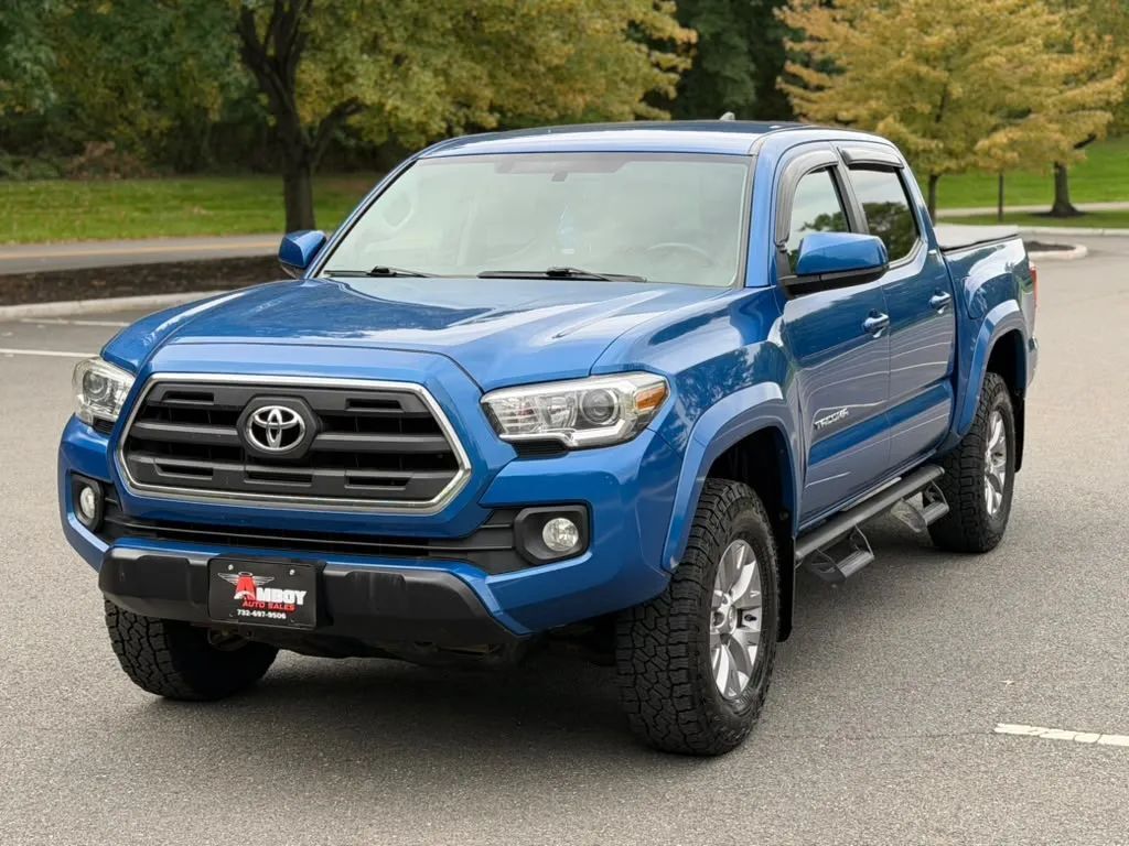 2017 TOYOTA Tacoma