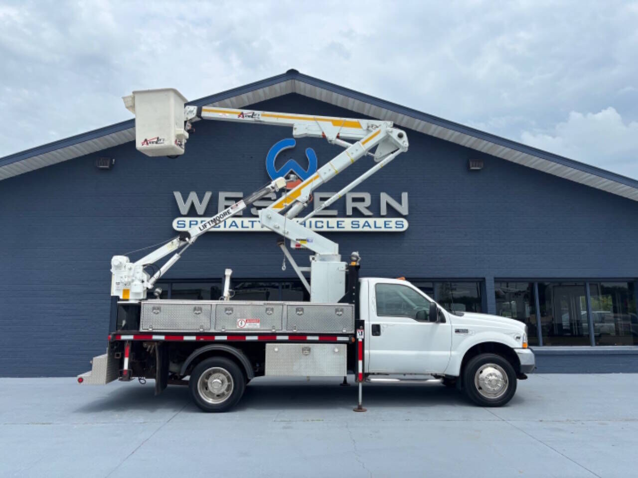 2002 FORD F-550