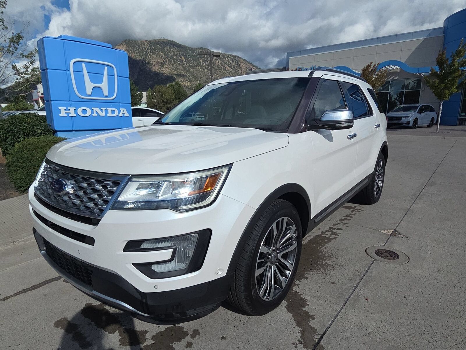 2016 FORD Explorer
