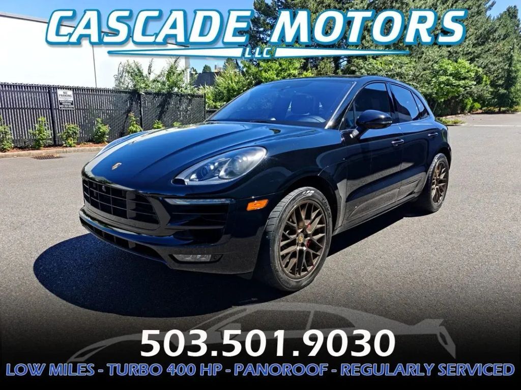2016 PORSCHE Macan
