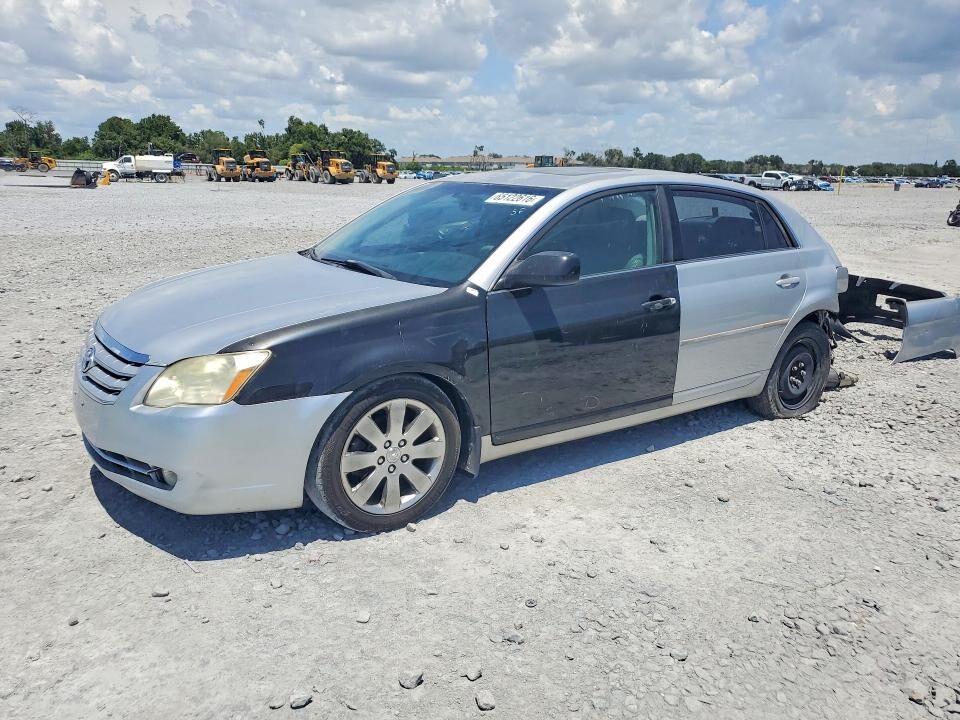 2005 TOYOTA Avalon