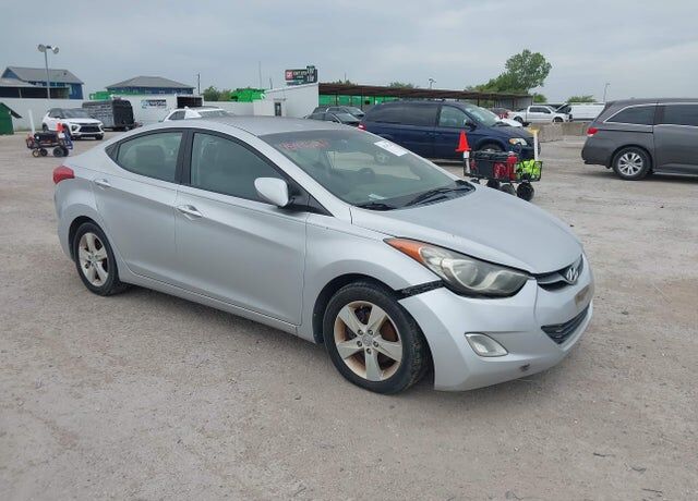 2012 HYUNDAI Elantra