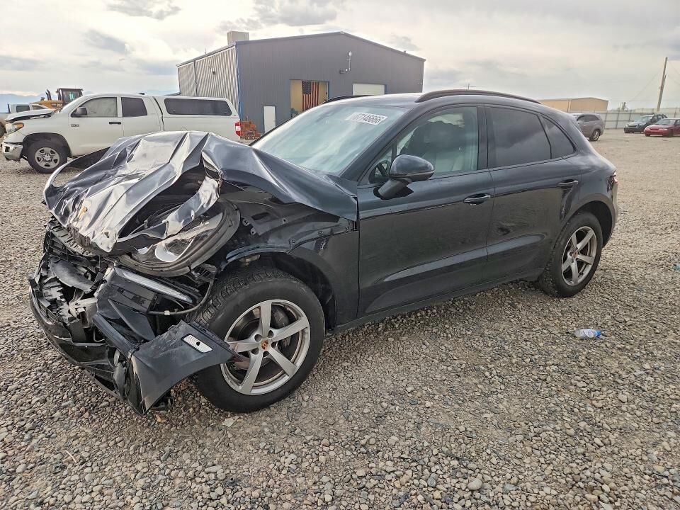 2017 PORSCHE Macan