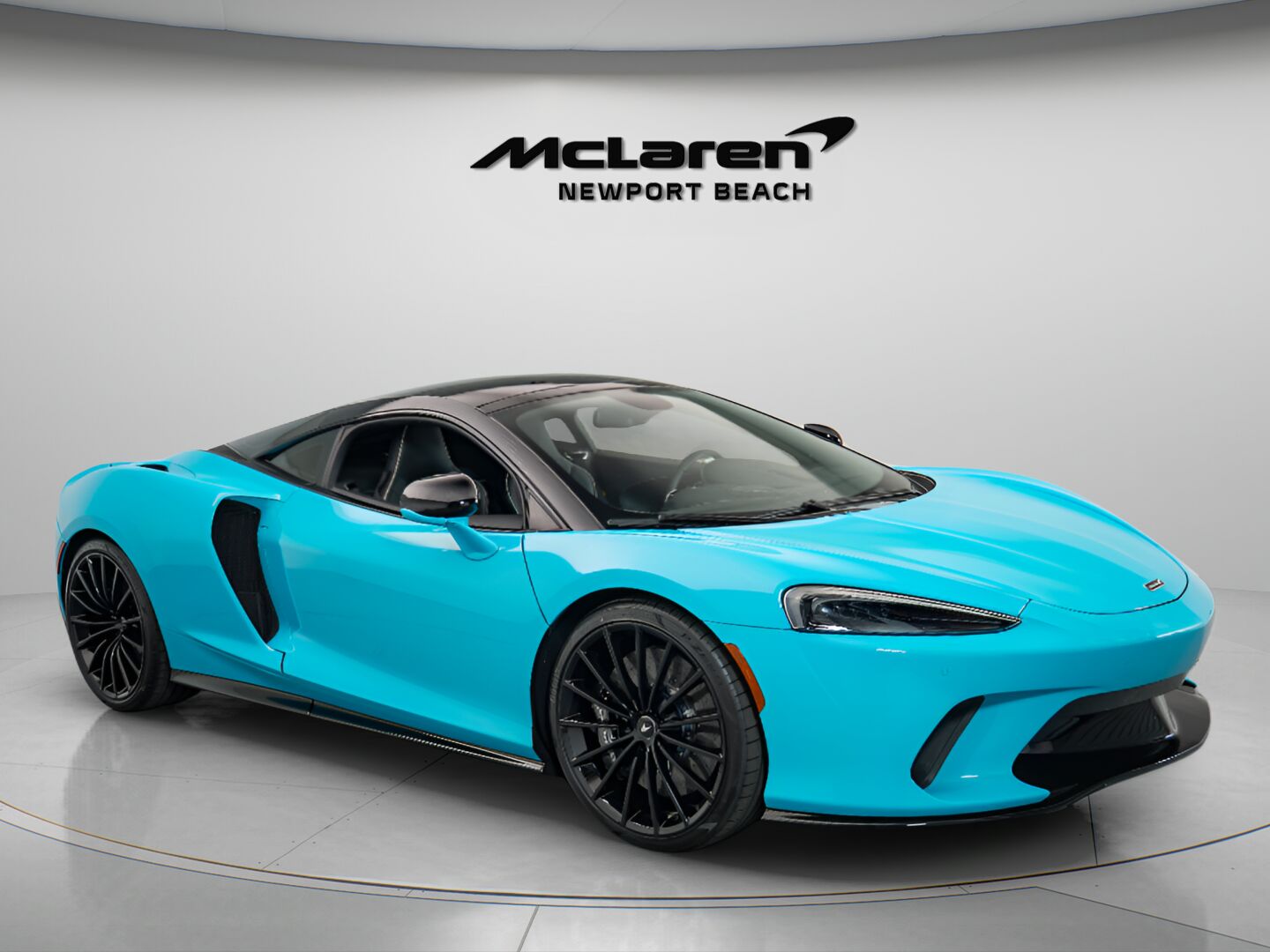 2023 MCLAREN GT
