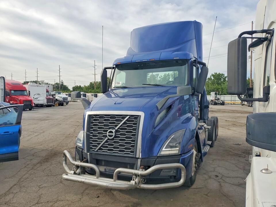2018 VOLVO TRUCK VNL