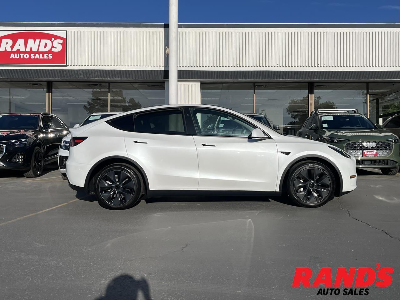 2024 TESLA Model Y